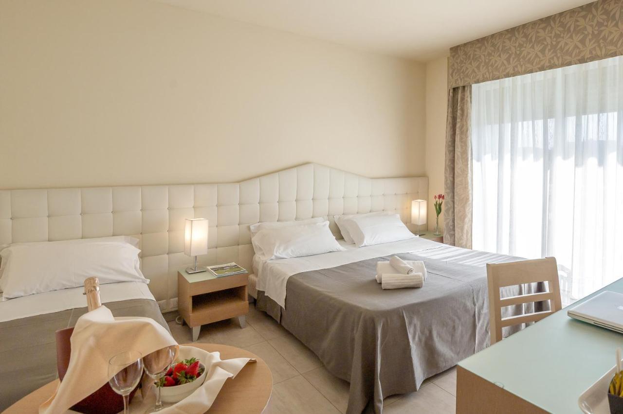 Hotel Adria Milano Marittima Exteriör bild