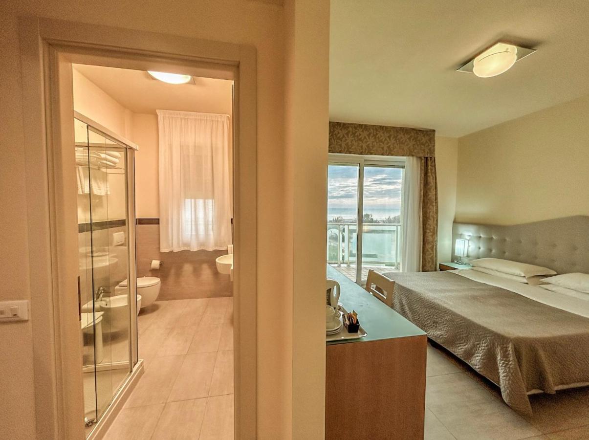 Hotel Adria Milano Marittima Exteriör bild