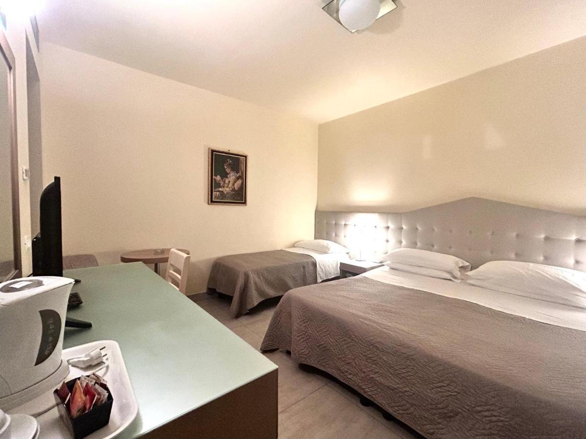 Hotel Adria Milano Marittima Exteriör bild