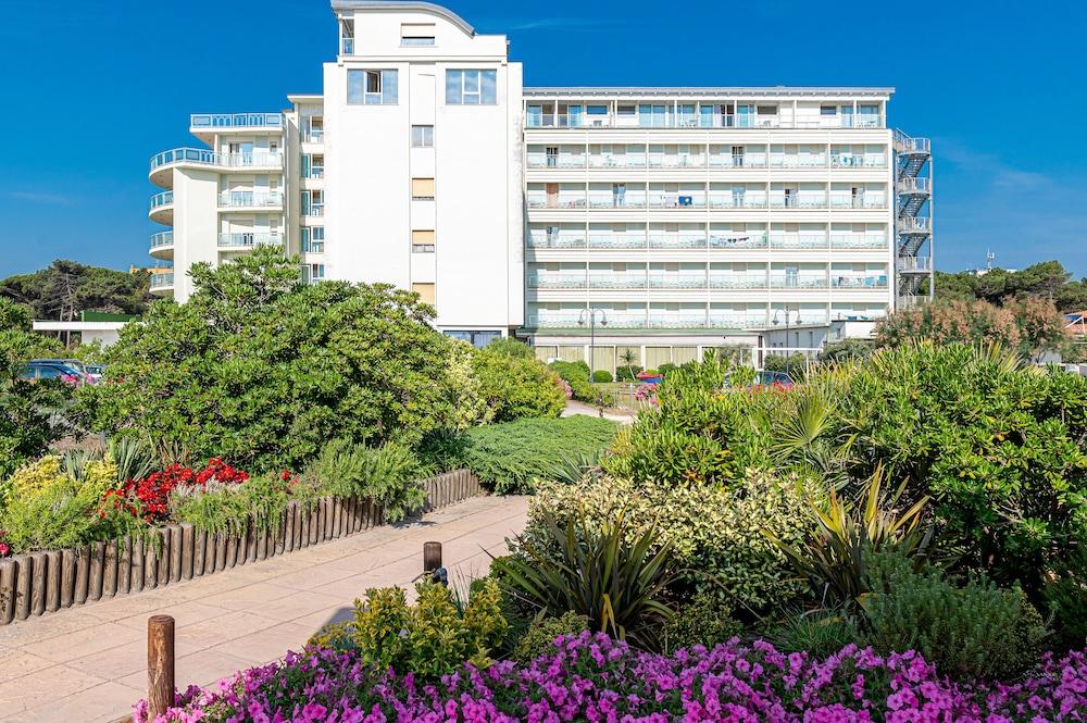 Hotel Adria Milano Marittima Exteriör bild