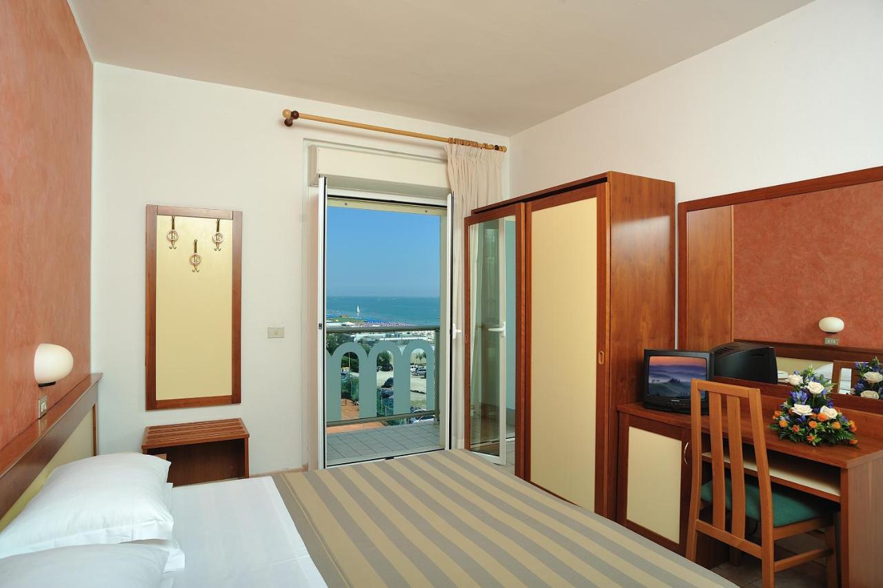 Hotel Adria Milano Marittima Exteriör bild
